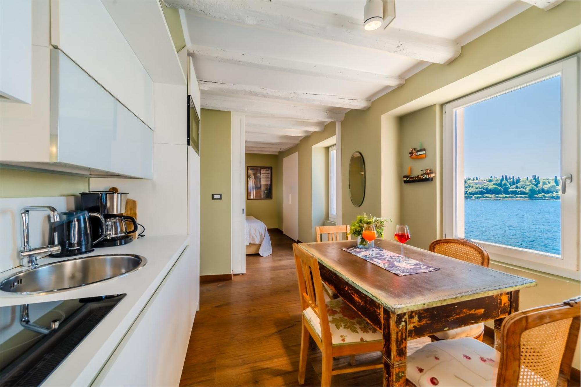 Apartment Mediterraneo Rovinj Extérieur photo