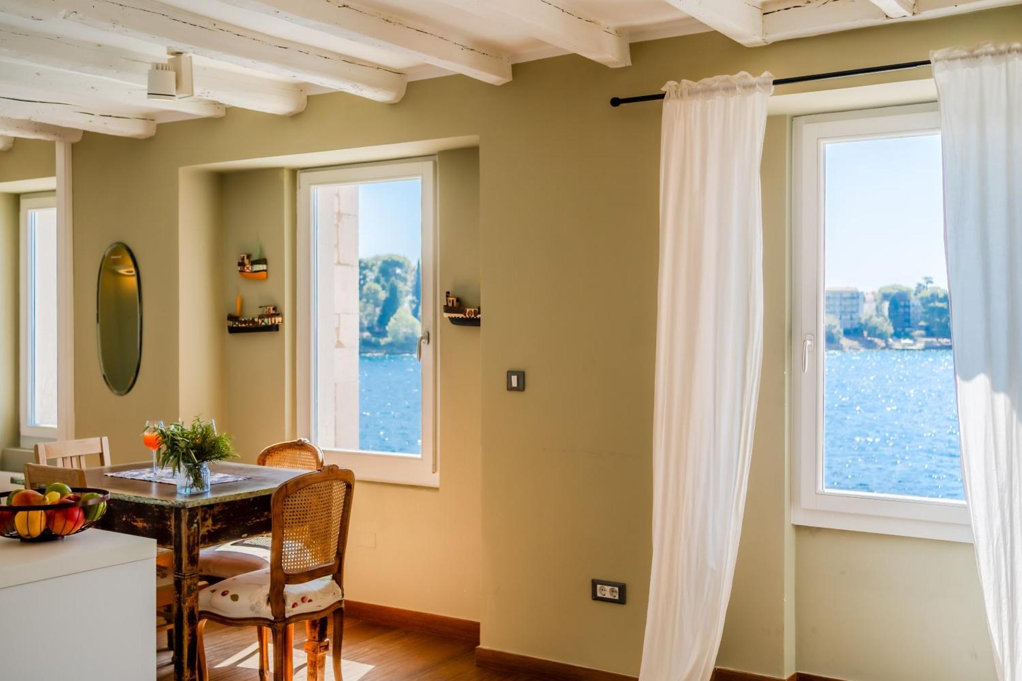 Apartment Mediterraneo Rovinj Extérieur photo